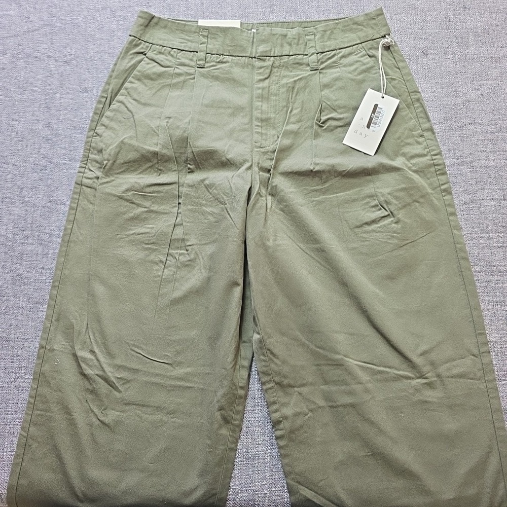 A New Day Women's Size 4R Pant Pleated Front Hi Rise Relaxed Olive Green New